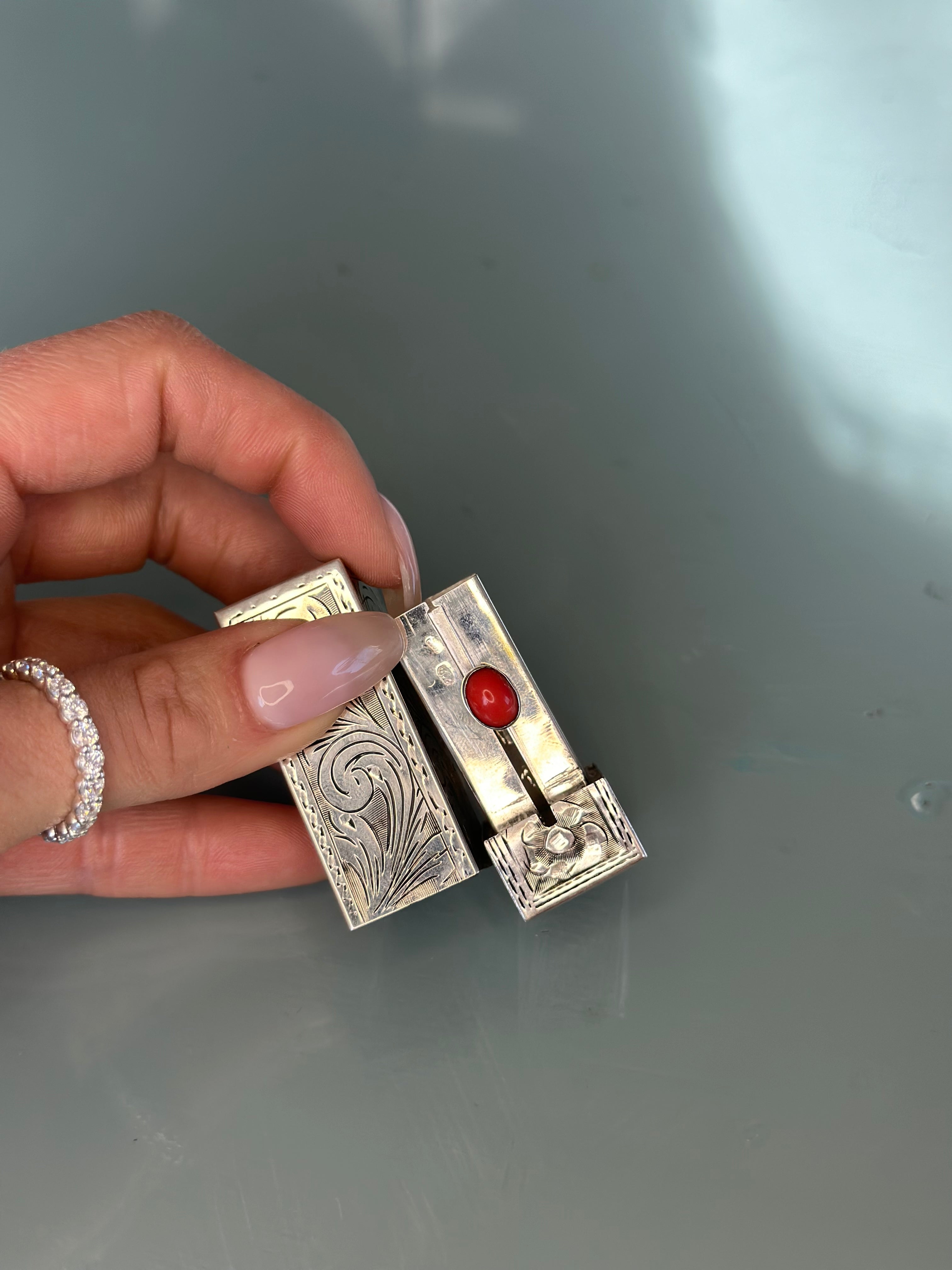 Silver (800) Lipstick Case w/ Mirror