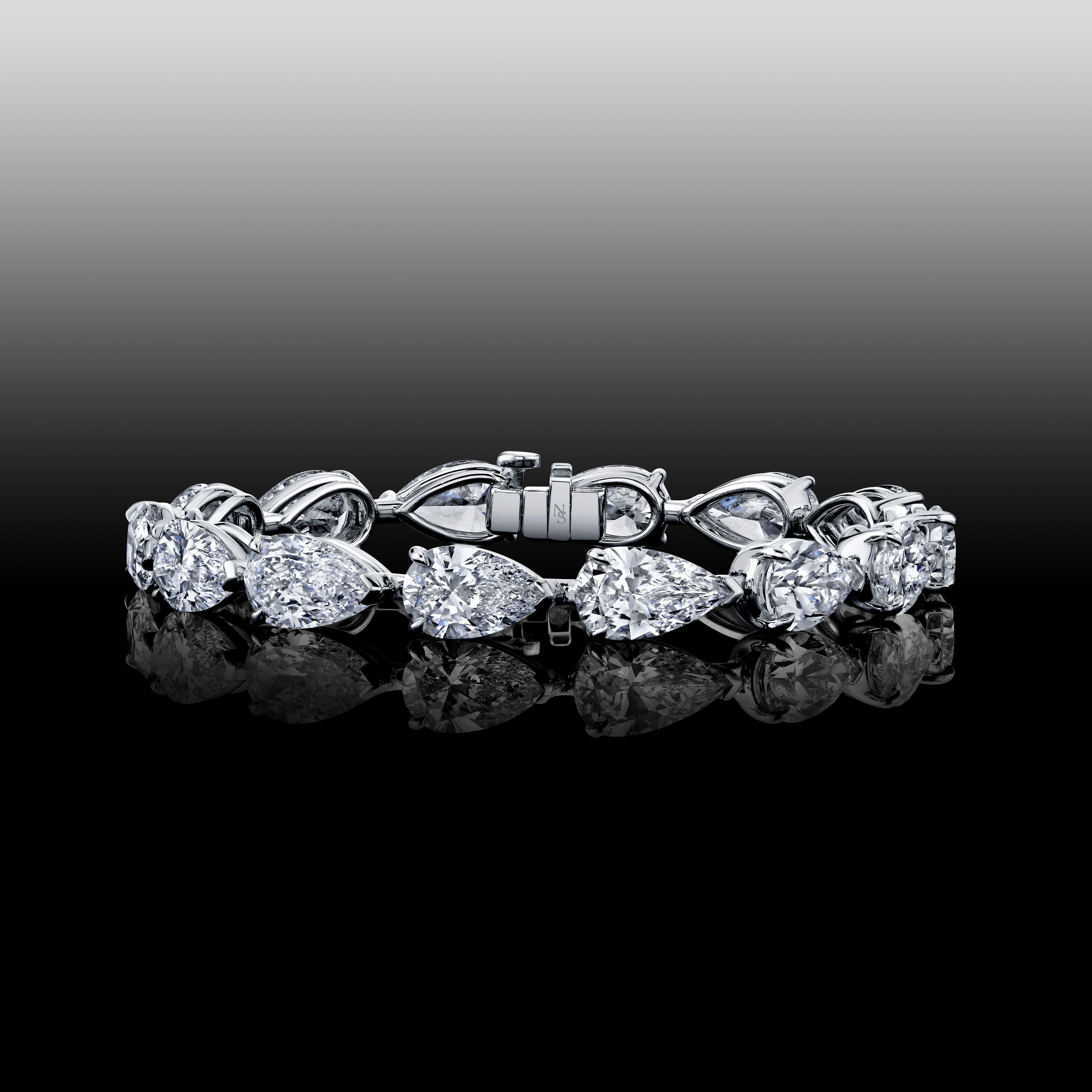 28 Carat Pear Shape Diamond Bracelet